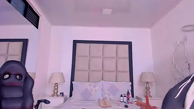 Snapshot of Zoe_CarterX chatting on 09.08.25 Zoe CarterX online show from 09.08.25