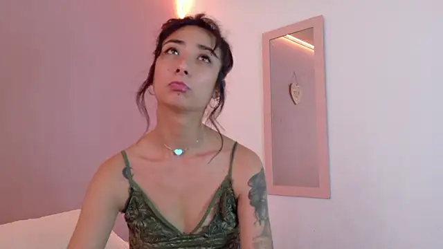 Snapshot of oishii_ambar chatting on 02.12.25 oishii ambar online show from 02.12.25