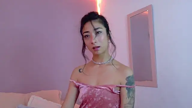 Snapshot of oishii_ambar chatting on 02.18.25 oishii ambar online show from 02.18.25