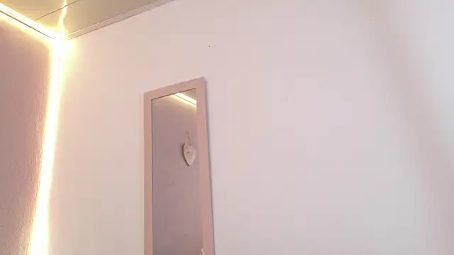 Snapshot of oishii_ambar chatting on 03.07.25 oishii ambar online show from 03.07.25