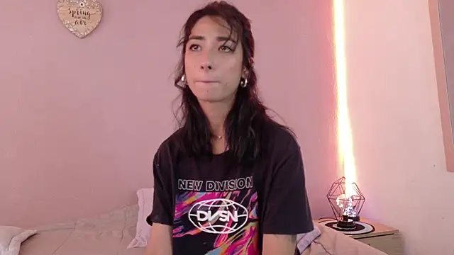 Snapshot of oishii_ambar chatting on 03.10.25 oishii ambar online show from 03.10.25