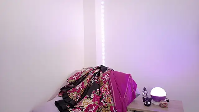 Snapshot of oishii_ambar chatting on 10.24.25 oishii ambar online show from 10.24.25