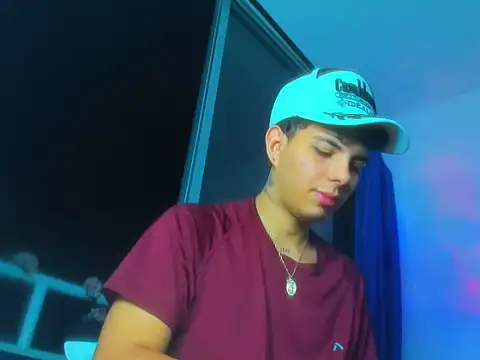 Snapshot of Alessandro_1610 chatting on 10.24.25 Alessandro 1610 online show from 10.24.25