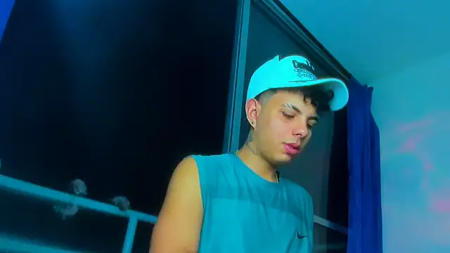 Snapshot of Alessandro_1610 chatting on 11.03.25 Alessandro 1610 online show from 11.03.25