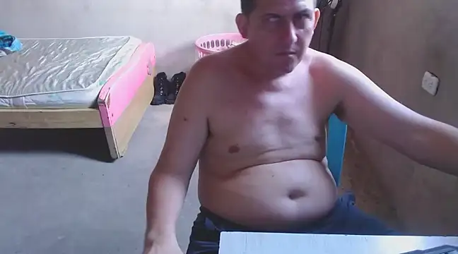 Snapshot of PECHO100 chatting on 02.26.25 PECHO100 online show from 02.26.25