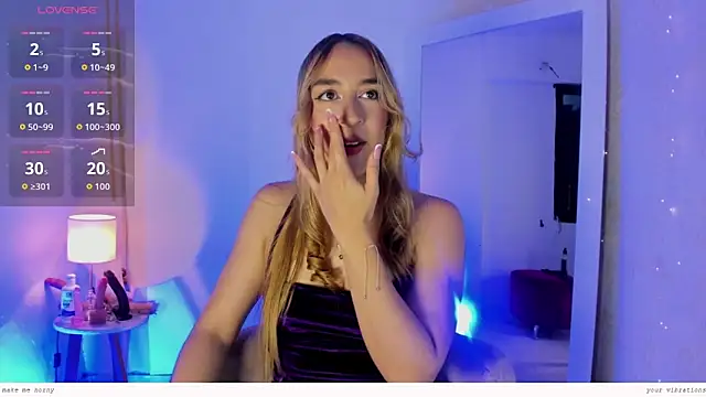 Snapshot of Emylyjonhs chatting on 02.04.26 Emylyjonhs online show from 02.04.26