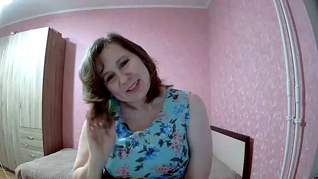 Snapshot of Starsan chatting on 10.29.25 Starsan online show from 10.29.25