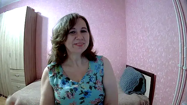 Snapshot of Starsan chatting on 12.04.25 Starsan online show from 12.04.25