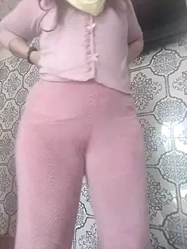 Snapshot of nouhaty chatting on 02.25.25 nouhaty online show from 02.25.25