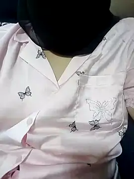 Snapshot of nouhaty chatting on 10.12.25 nouhaty online show from 10.12.25