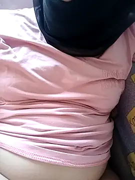 Snapshot of nouhaty chatting on 10.14.25 nouhaty online show from 10.14.25