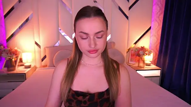 LindsieGreyy online show from 04.05.26