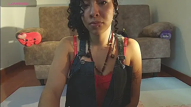 Snapshot of Dhalila_ chatting on 05.27.26 Dhalila online show from 05.27.26