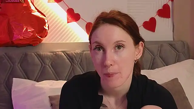 Snapshot of JoYung chatting on 02.12.25 JoYung online show from 02.12.25