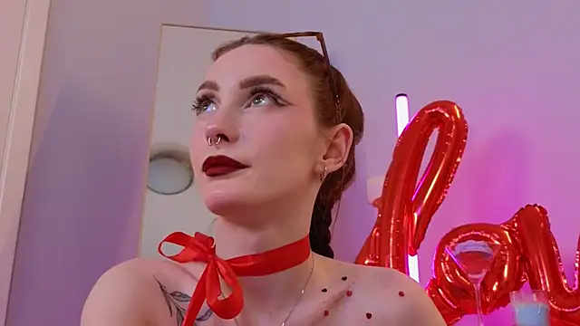 Snapshot of JoYung chatting on 02.14.25 JoYung online show from 02.14.25