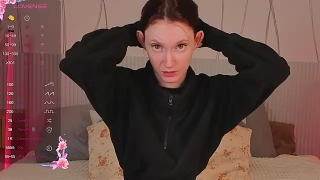 Snapshot of JoYung chatting on 10.12.25 JoYung online show from 10.12.25