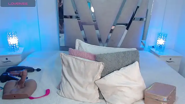 Snapshot of KathyLee69_ chatting on 09.19.25 KathyLee69  online show from 09.19.25