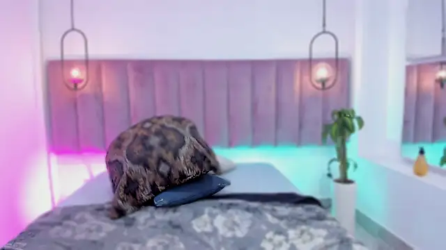 emmiily z online show from 04.28.26