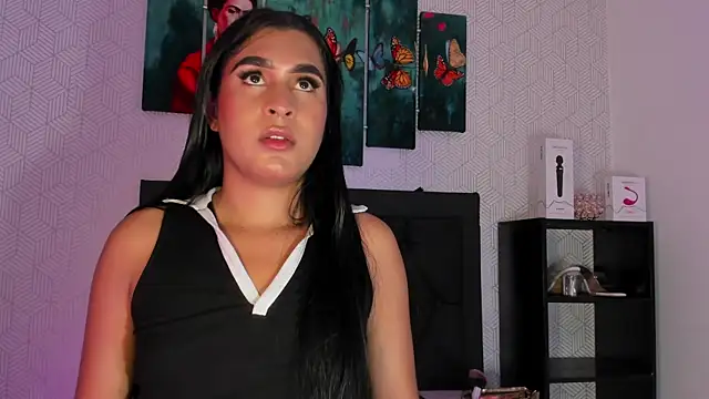 Snapshot of Selena_fox7 chatting on 10.28.25 Selena fox7 online show from 10.28.25