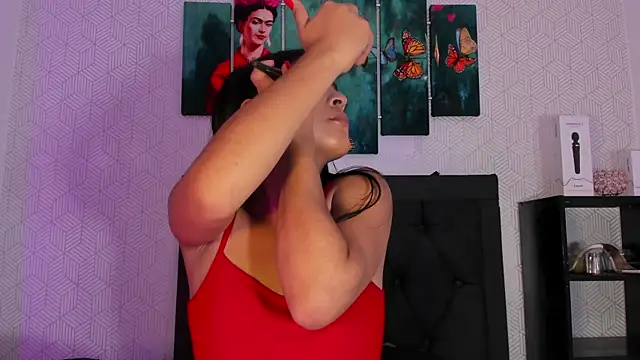 Snapshot of Selena_fox7 chatting on 10.29.25 Selena fox7 online show from 10.29.25