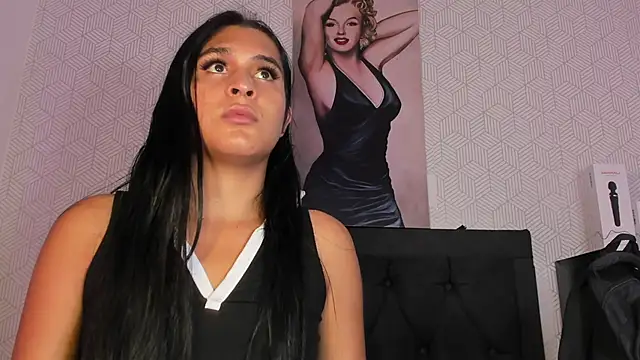 Snapshot of Selena_fox7 chatting on 11.14.25 Selena fox7 online show from 11.14.25