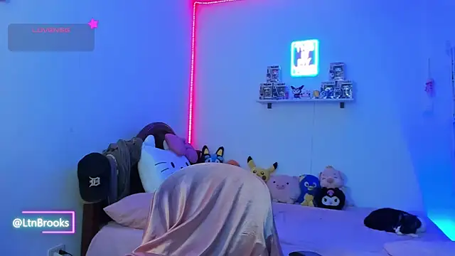 Annaa Brooks online show from 11.21.25