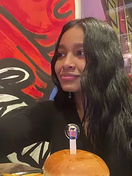 Snapshot of Lynda_Bonnie chatting on 03.23.25 Lynda Bonnie online show from 03.23.25