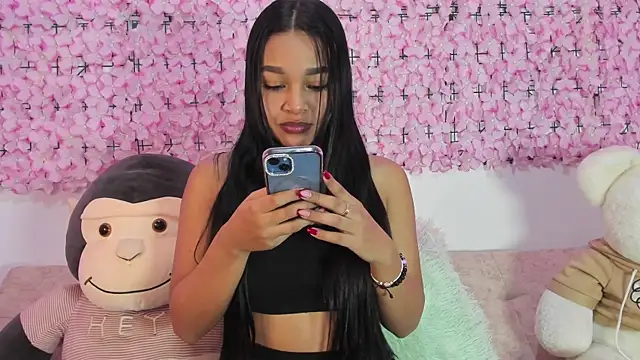 Snapshot of Lynda_Bonnie chatting on 11.15.25 Lynda Bonnie online show from 11.15.25