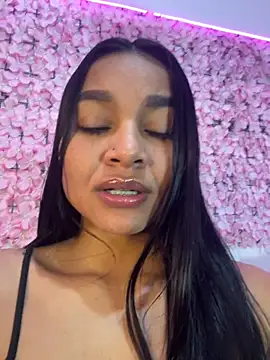 Snapshot of Lynda_Bonnie chatting on 11.16.25 Lynda Bonnie online show from 11.16.25