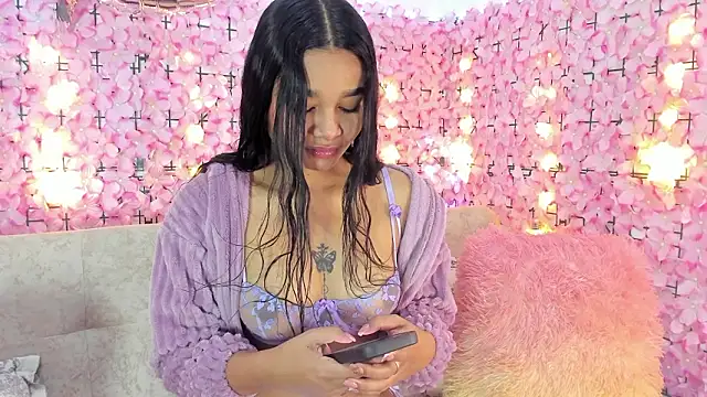 Lynda Bonnie online show from 02.20.26