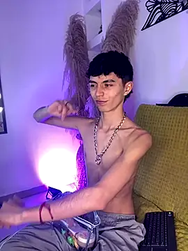 Snapshot of MaikyCooper chatting on 09.13.25 MaikyCooper online show from 09.13.25