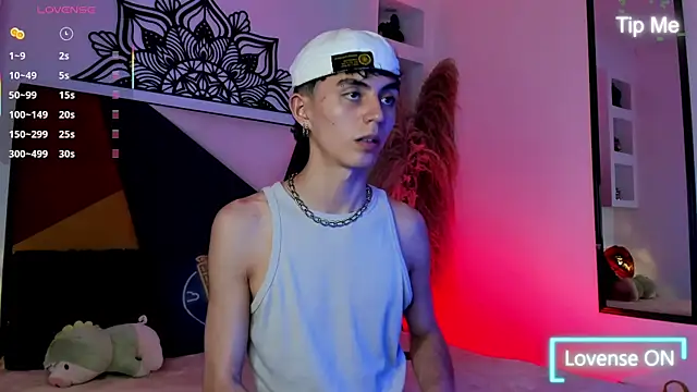 Snapshot of MaikyCooper chatting on 10.12.25 MaikyCooper online show from 10.12.25