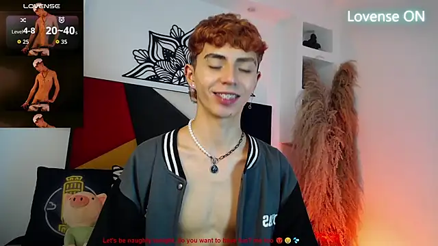 Snapshot of MaikyCooper chatting on 11.30.25 MaikyCooper online show from 11.30.25