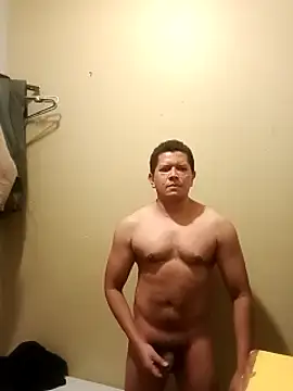 Snapshot of machoactivo1 chatting on 02.10.25 machoactivo1 online show from 02.10.25