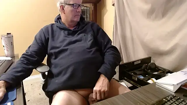 Snapshot of olderandwiser2 chatting on 12.02.25 olderandwiser2 online show from 12.02.25