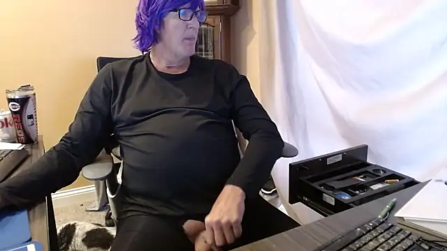 Snapshot of olderandwiser2 chatting on 12.04.25 olderandwiser2 online show from 12.04.25