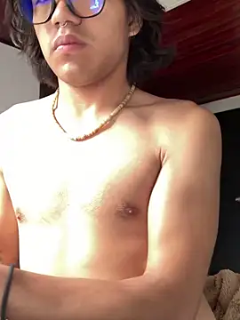 Snapshot of shadowsofgarden chatting on 02.16.25 shadowsofgarden online show from 02.16.25