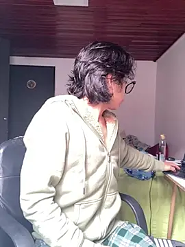 Snapshot of shadowsofgarden chatting on 02.21.25 shadowsofgarden online show from 02.21.25