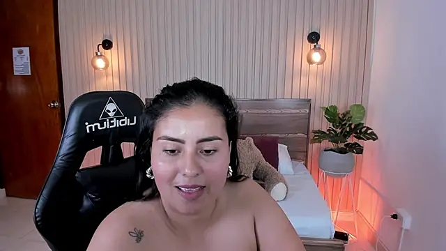 Snapshot of sol_valeria chatting on 02.26.25 sol valeria online show from 02.26.25