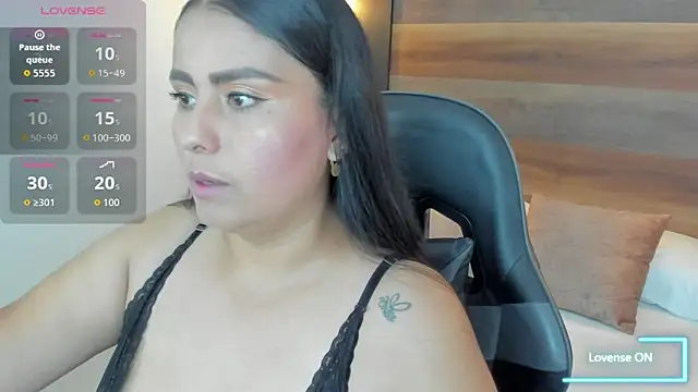 Snapshot of sol_valeria chatting on 09.15.25 sol valeria online show from 09.15.25