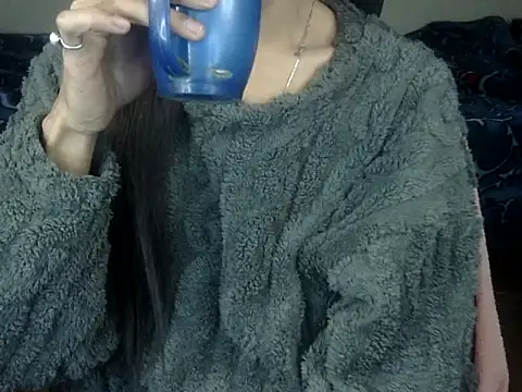 Snapshot of YourCDBitch chatting on 12.19.25 YourCDBitch online show from 12.19.25