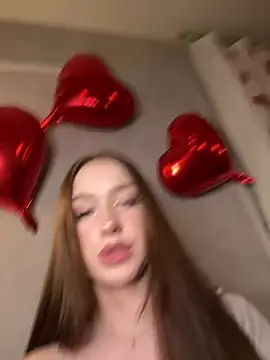 Jackie White  online show from 03.05.25