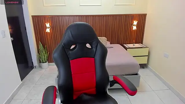 MELINAMARTINS online show from 11.24.25