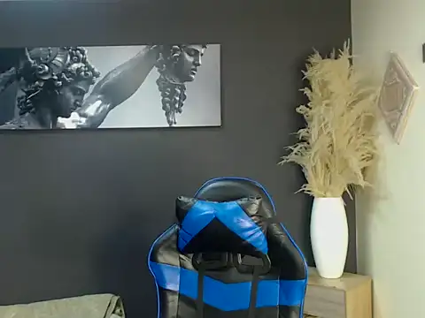 Snapshot of mchissexx chatting on 11.11.25 mchissexx online show from 11.11.25