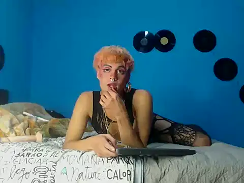 Snapshot of mchissexx chatting on 11.30.25 mchissexx online show from 11.30.25