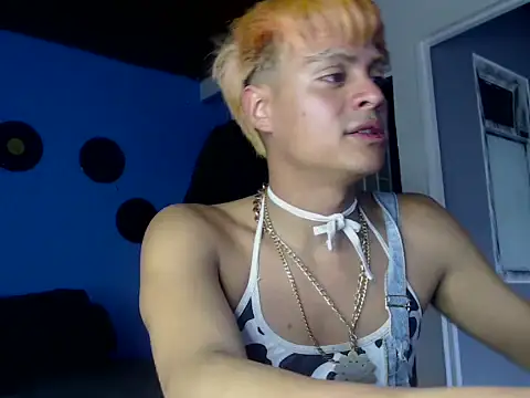 Snapshot of mchissexx chatting on 12.01.25 mchissexx online show from 12.01.25