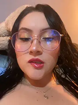 ValentinaOrtiz3 online show from 10.12.25