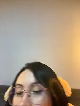 Snapshot of ValentinaOrtiz3 chatting on 11.18.25 ValentinaOrtiz3 online show from 11.18.25