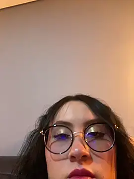 Snapshot of ValentinaOrtiz3 chatting on 12.18.25 ValentinaOrtiz3 online show from 12.18.25