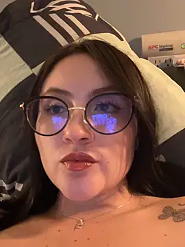 ValentinaOrtiz3 online show from 05.16.26